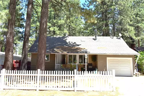 437 Chickadee Dr, Big Bear Lake, CA 92315
