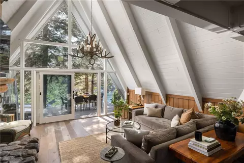 161 Rocky Point Rd, Lake Arrowhead, CA 92352