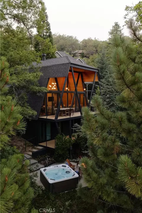 27592 W Shore Rd, Lake Arrowhead, CA 92352