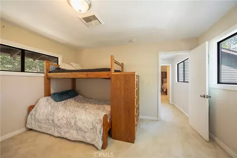 Bedroom - 583 Arbula Dr, Crestline, CA 92325 photo 2 of 3