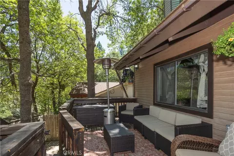 Exterior - 583 Arbula Dr, Crestline, CA 92325 photo 4 of 9