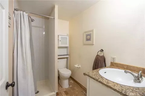 Bath - 583 Arbula Dr, Crestline, CA 92325 photo 1 of 2