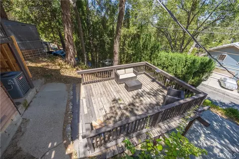 Exterior - 583 Arbula Dr, Crestline, CA 92325 photo 6 of 9