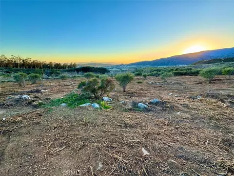 18681 Deercrest Estates Pl, Devore, CA 92407 photo 2
