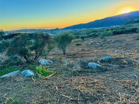 18681 Deercrest Estates Pl, Devore, CA 92407