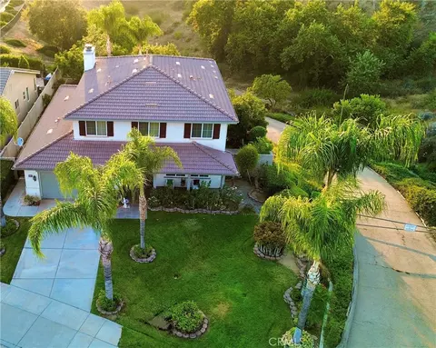6858 Bacon Ln, Highland, CA 92346
