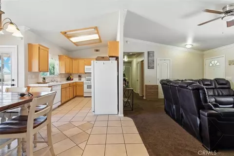 16662 Joshua St, Hesperia, CA 92345