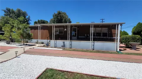 19817 Grand Ave, Lake Elsinore, CA 92530