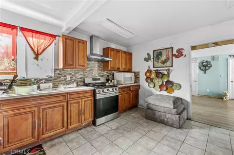 7499 Valaria Dr, Highland, CA 92346