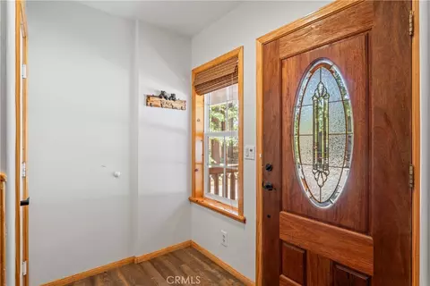 Entry Way - 644 St Moritz Dr, Big Bear Lake, CA 92315 photo 2 of 3