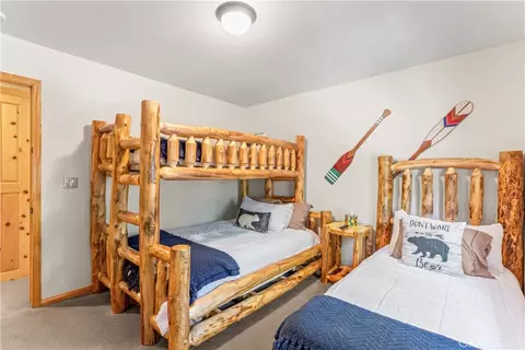 Bedroom - 644 St Moritz Dr, Big Bear Lake, CA 92315 photo 4 of 6