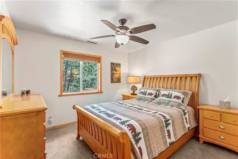 Bedroom - 644 St Moritz Dr, Big Bear Lake, CA 92315 photo 1 of 6