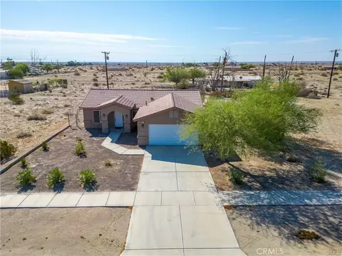 2334 Marlin Dr, Thermal, CA 92274