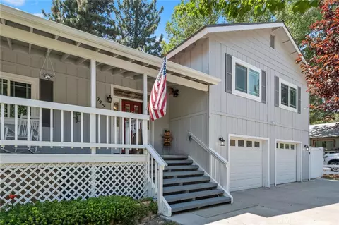 925 Apple Ave, Wrightwood, CA 92397