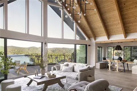 27452 Alpen Dr, Lake Arrowhead, CA 92352