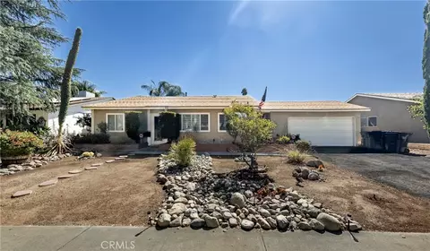 870 Falcon Ln, Redlands, CA 92374