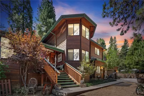 116 Pine Ridge Rd, Crestline, CA 92325