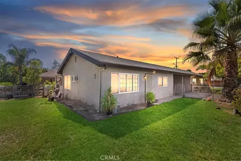 301 E 6th St, Perris, CA 92570