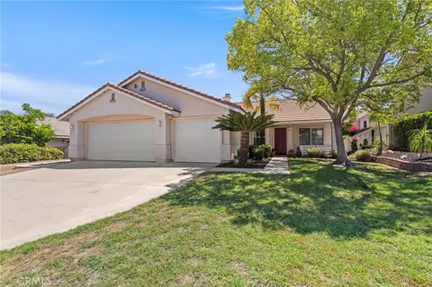 15161 Etienne St, Lake Elsinore, CA 92530