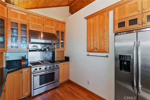 Kitchen - 22665 Valley View Dr, Crestline, CA 92325 photo 3 of 5