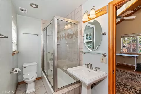 Bath - 22665 Valley View Dr, Crestline, CA 92325 photo 4 of 4