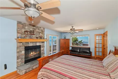 Bedroom - 22665 Valley View Dr, Crestline, CA 92325 photo 1 of 7