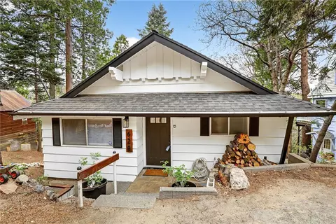 628 Rose Ln, Twin Peaks, CA 92391