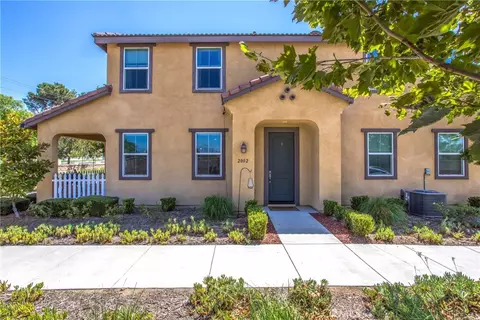 2002 Juniper Ln, Colton, CA 92324
