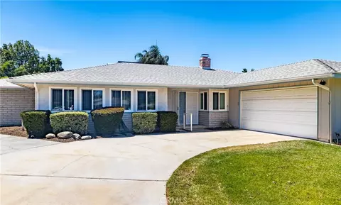 526 Nottingham Dr, Redlands, CA 92373