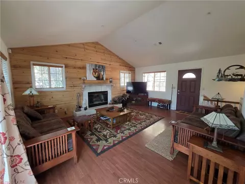 Living - 26478 Thunderbird Dr, Lake Arrowhead, CA 92352 photo 2 of 4