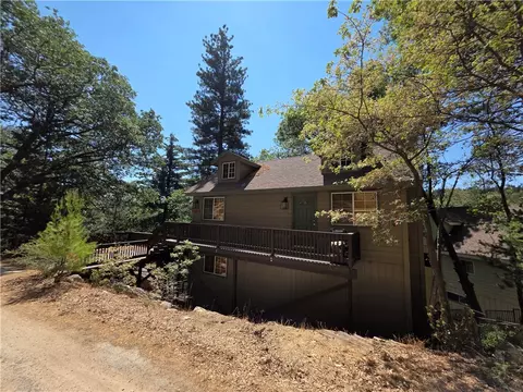Exterior - 26478 Thunderbird Dr, Lake Arrowhead, CA 92352 photo 3 of 22