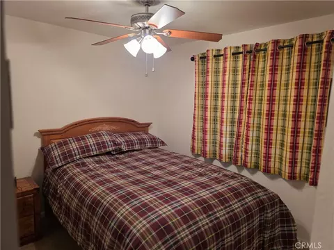 Bedroom - 26478 Thunderbird Dr, Lake Arrowhead, CA 92352 photo 5 of 11