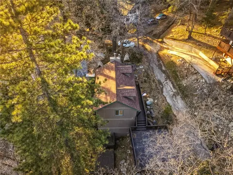 View/Area - 26478 Thunderbird Dr, Lake Arrowhead, CA 92352 photo 2 of 3