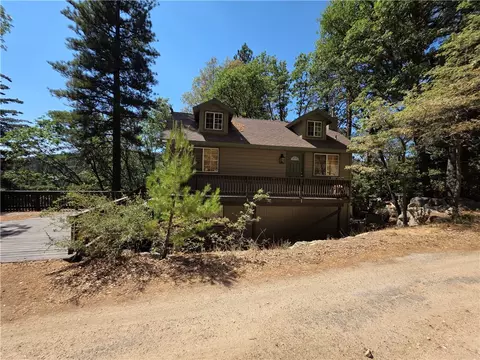 Exterior - 26478 Thunderbird Dr, Lake Arrowhead, CA 92352 photo 18 of 22