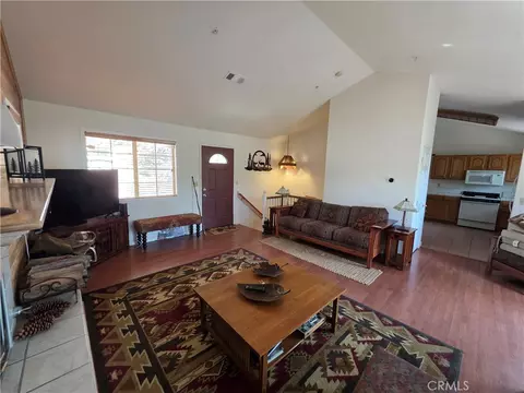 Living - 26478 Thunderbird Dr, Lake Arrowhead, CA 92352 photo 3 of 4