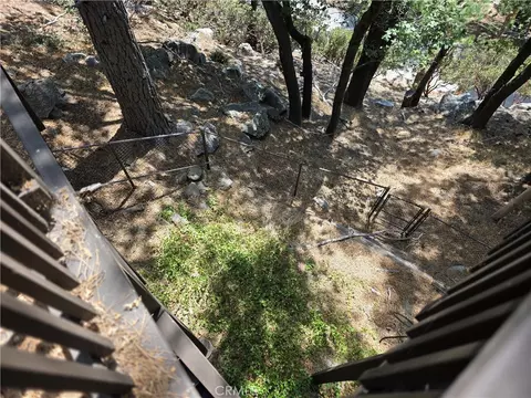 Exterior - 26478 Thunderbird Dr, Lake Arrowhead, CA 92352 photo 16 of 24