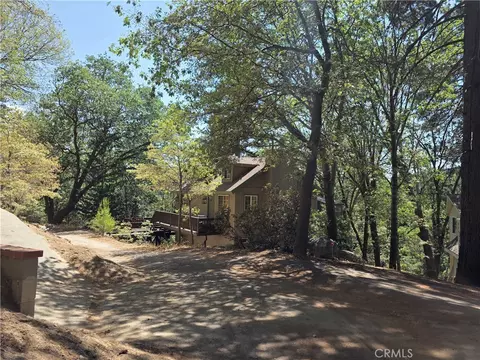 Exterior - 26478 Thunderbird Dr, Lake Arrowhead, CA 92352 photo 12 of 22