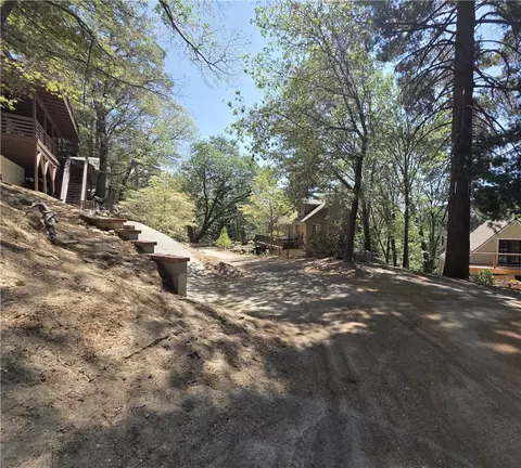 Exterior - 26478 Thunderbird Dr, Lake Arrowhead, CA 92352 photo 11 of 22