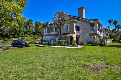 8025 E Sandstone Dr, Anaheim, CA 92808