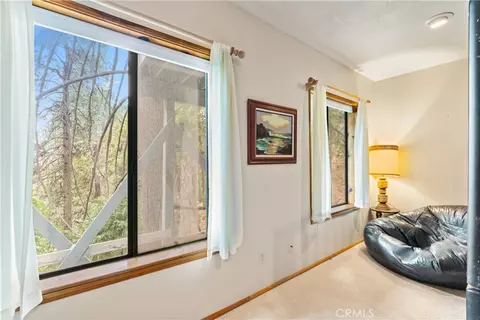 Entry Way - 23774 Lakeview Dr, Crestline, CA 92325 photo 1 of 2