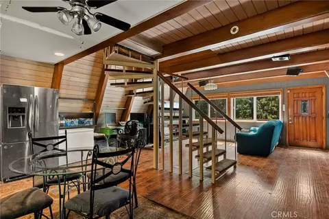 31140 Summit Dr, Running Springs, CA 92382