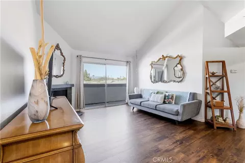 20253 Keswick St #326, Winnetka, CA 91306