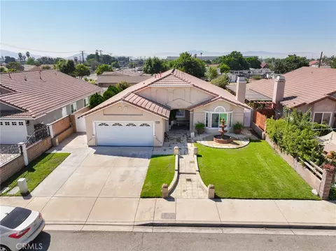 13681 Lexus Ln, Fontana, CA 92335