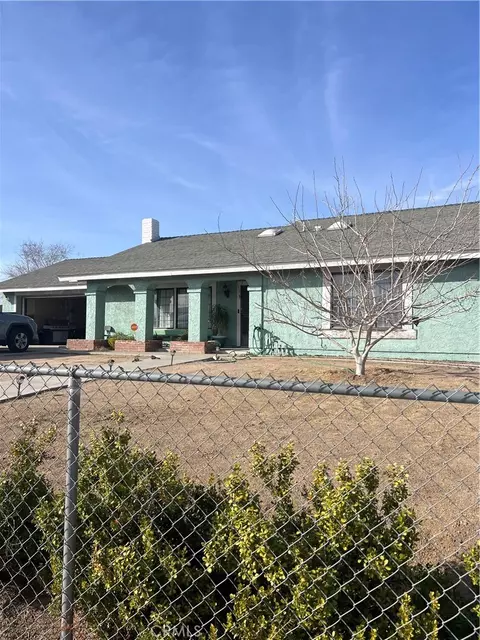 14488 Manzano Rd, Victorville, CA 92392