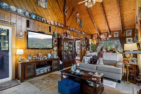 Living - 179 Golf Course Rd, Lake Arrowhead, CA 92352 photo 4 of 4