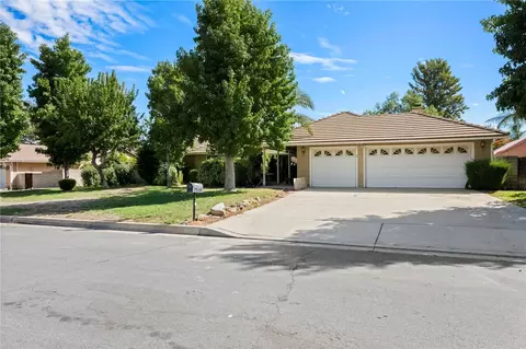 30590 Brookstone Ln, Lake Elsinore, CA 92530