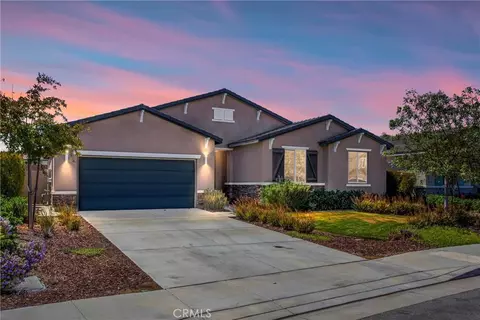 1156 Poinsettia Cir, Calimesa, CA 92320