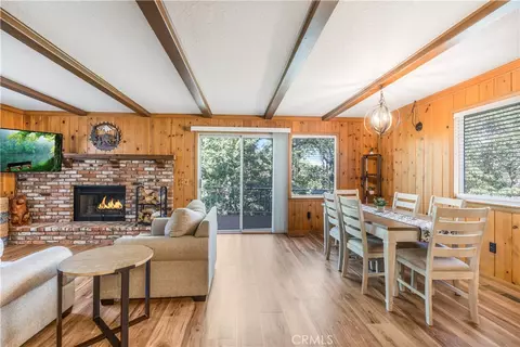 1310 Montreal Dr, Lake Arrowhead, CA 92352