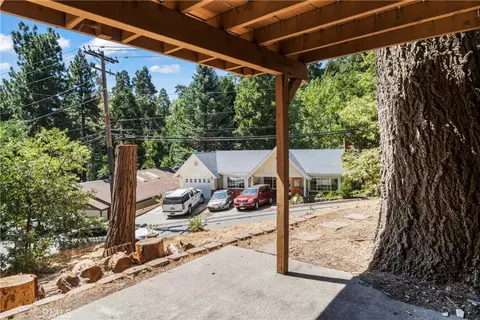 Exterior - 1139 Bear Springs Rd, Rimforest, CA 92378 photo 4 of 7