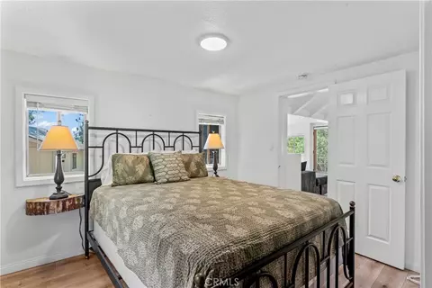 Bedroom - 1139 Bear Springs Rd, Rimforest, CA 92378 photo 2 of 3